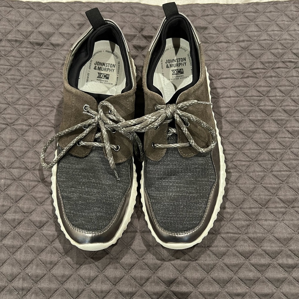 Johnston and Murphy ladies tennis shoes. Size 8 1/2
